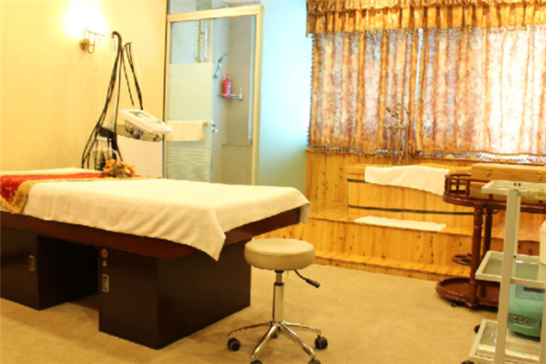 華溪美容院加盟 掘金生活美容服務(wù)藍(lán)海，共創(chuàng)美麗事業(yè)